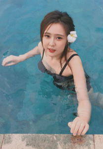 Suchaya-Srimaungmar-Love-swim