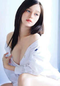 fern-warit-Show-boobs